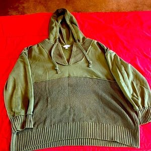 Women’s hoodie sweater/sweatshirt